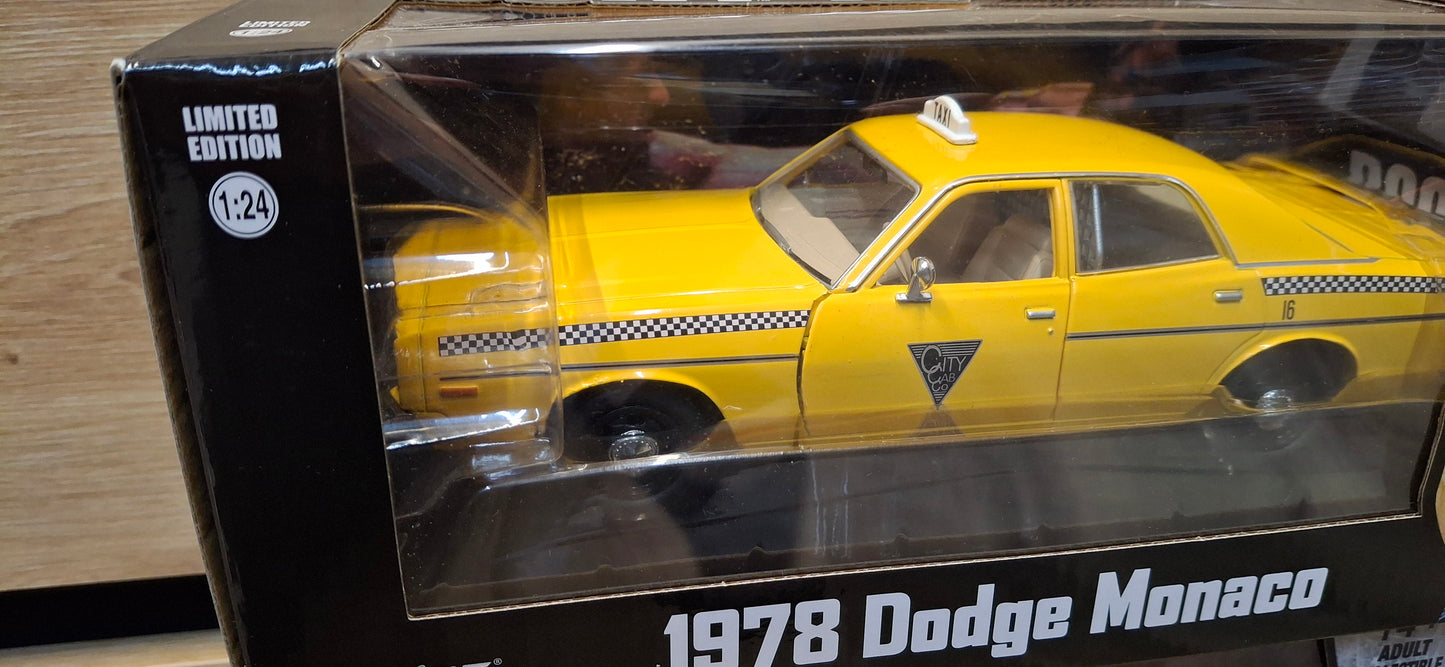 Greenlight 1/24 Dodge Monaco Rocky III Yellow Cab Hollywood