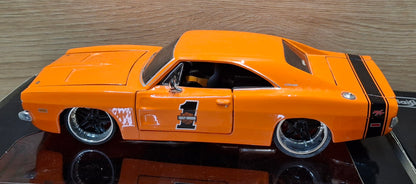 Maisto Design 1/24 Harley Davidson Set 4pcs Orange