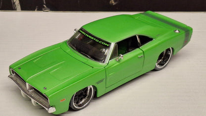Maisto Design 1/24 Dodge Charger R/T 1969 Green Matt USED