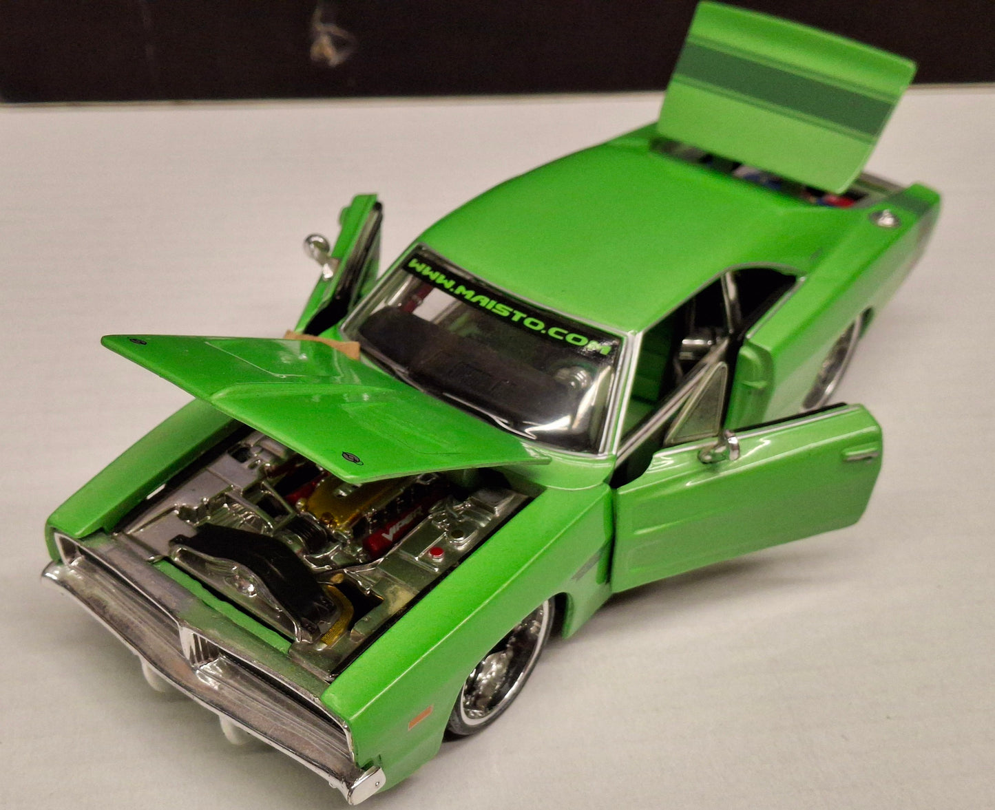 Maisto Design 1/24 Dodge Charger R/T 1969 Green Matt USED