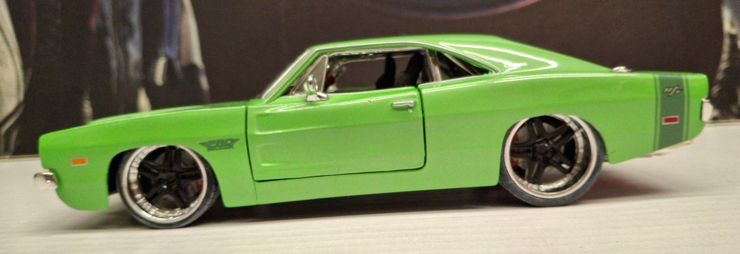 Maisto Design 1/24 Dodge Charger R/T 1969 Green Matt USED