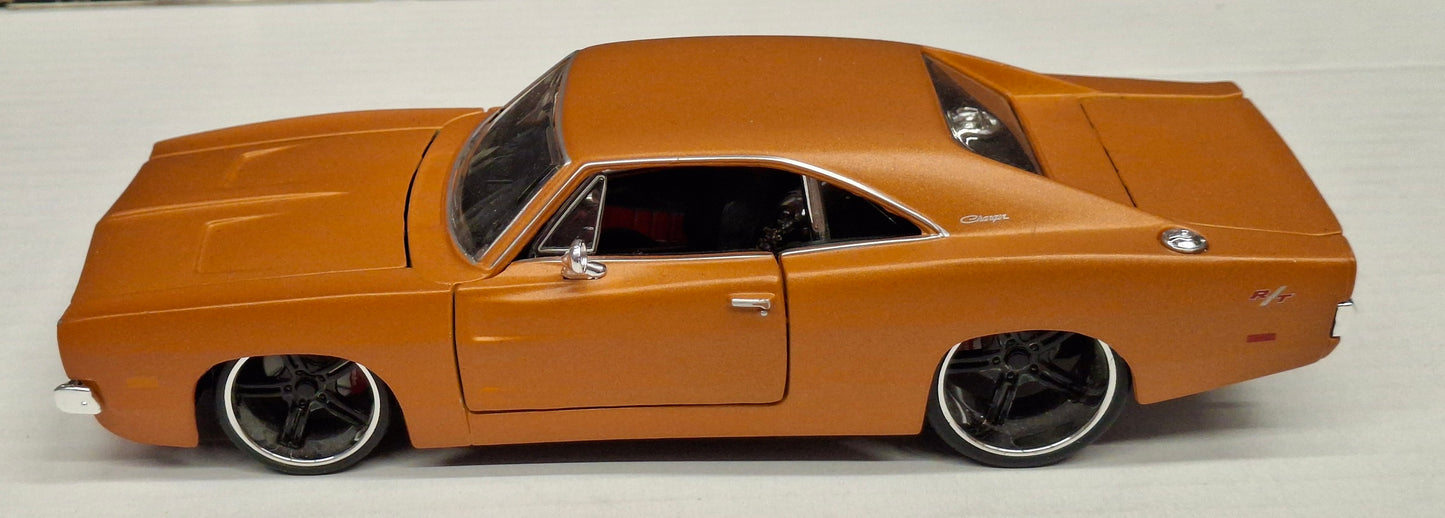 Maisto Design 1/24 Dodge Charger R/T 1969 Orange Matt USED