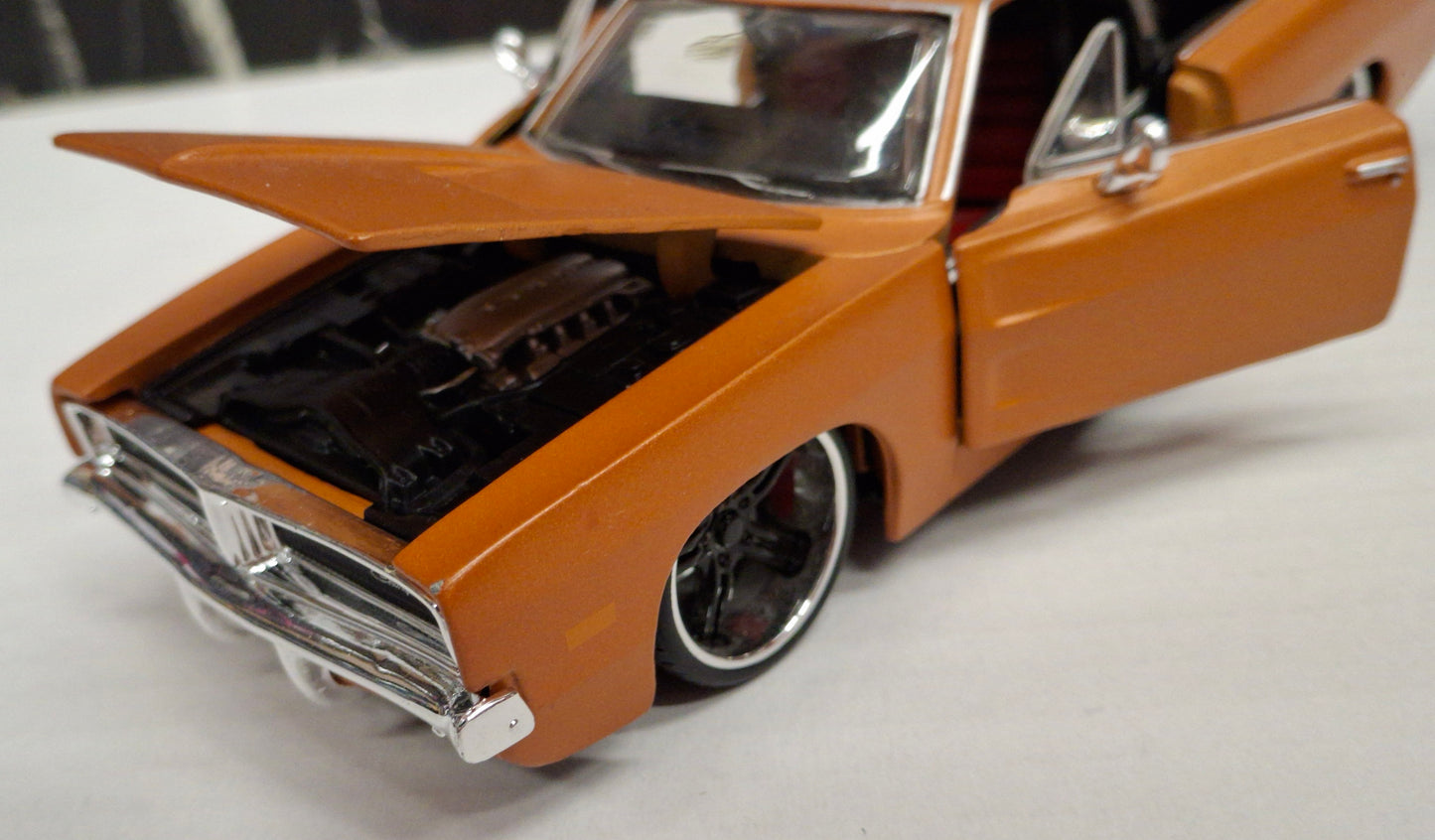 Maisto Design 1/24 Dodge Charger R/T 1969 Orange Matt USED