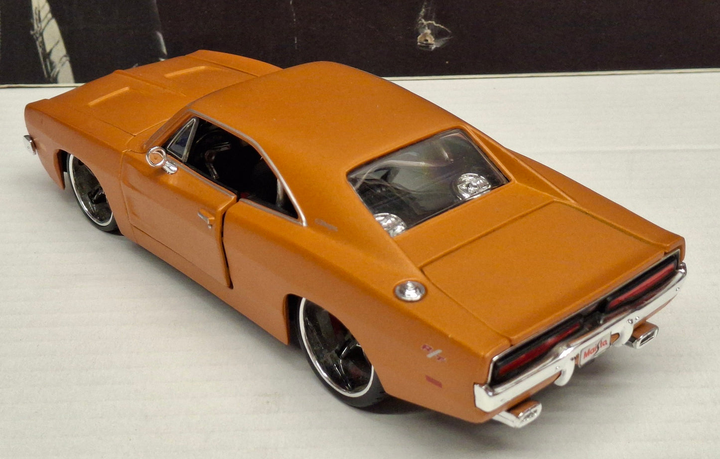 Maisto Design 1/24 Dodge Charger R/T 1969 Orange Matt USED