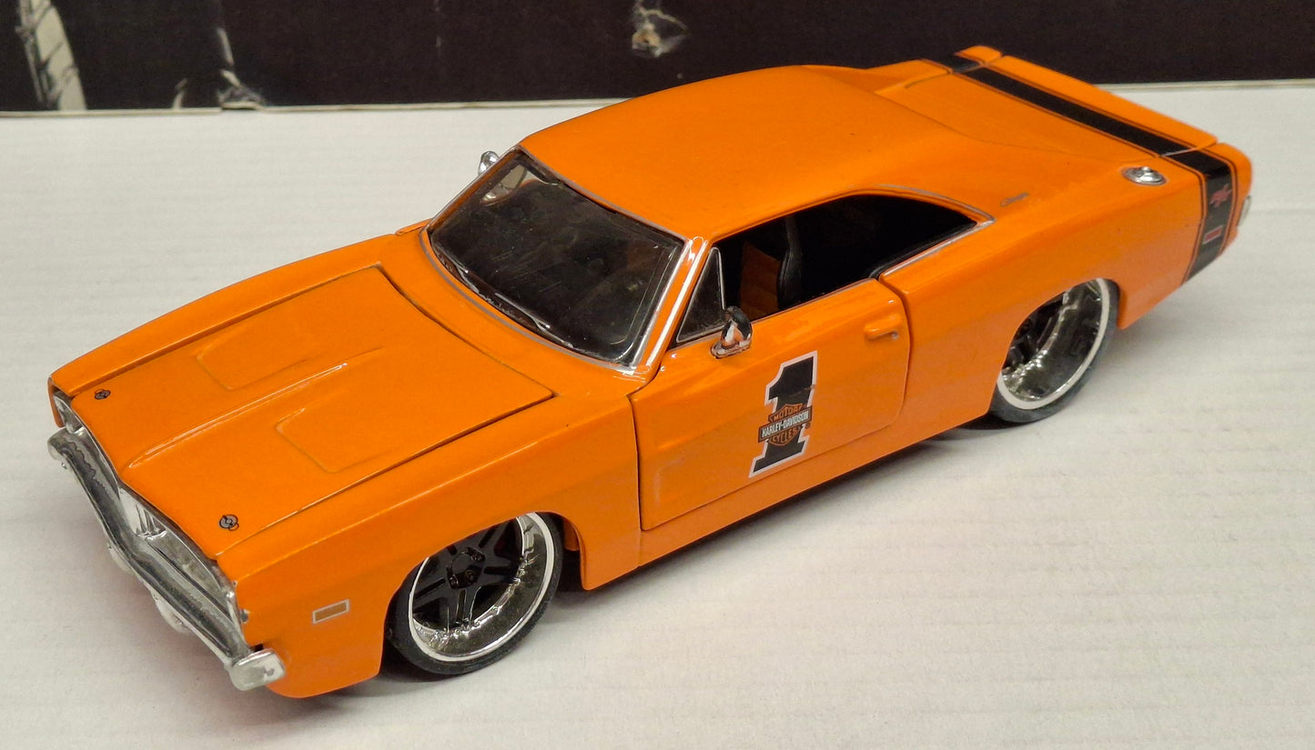Maisto Design 1/24 Dodge Charger R/T 1969 Orange H-D USED