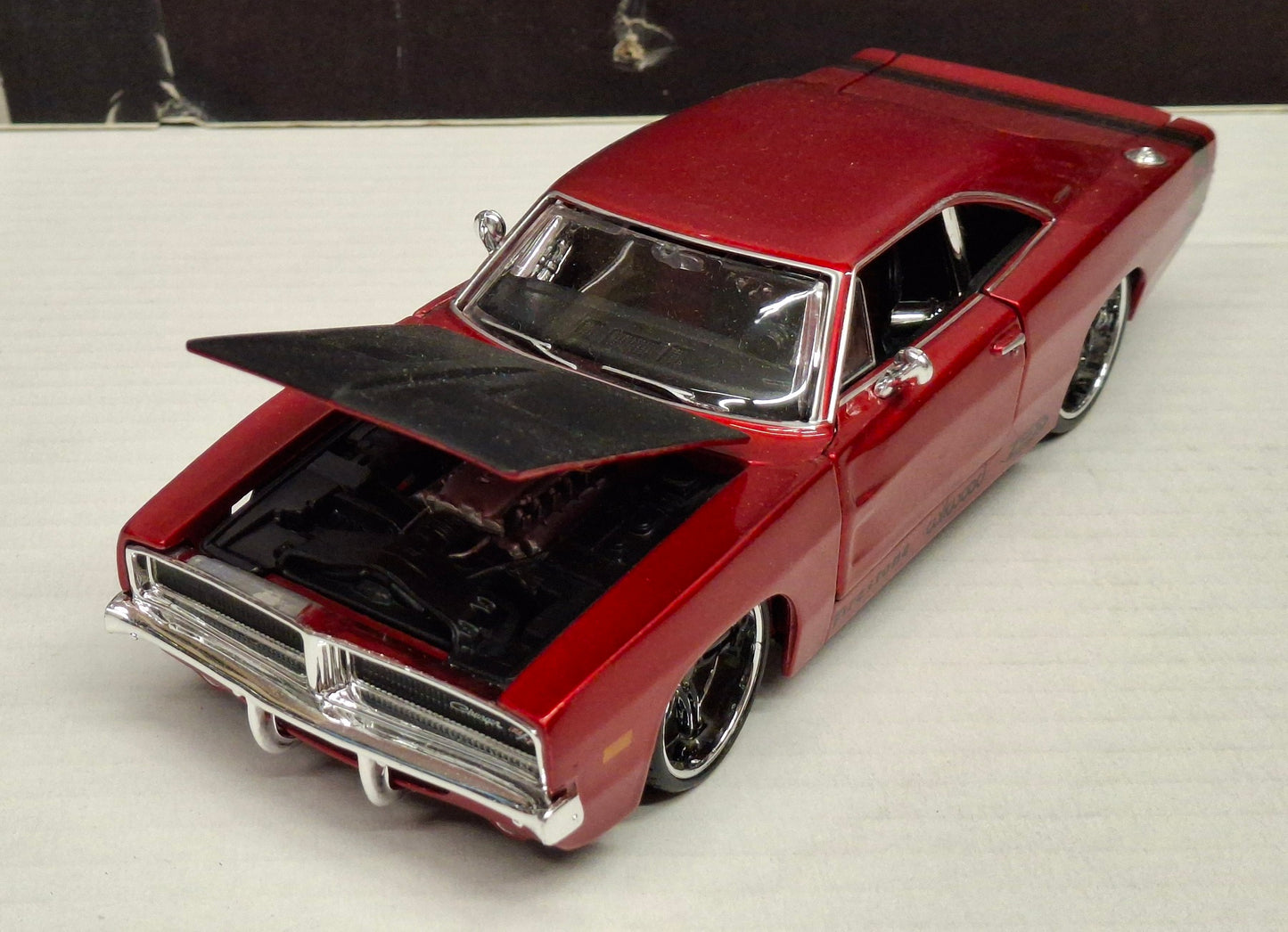 Maisto Design 1/24 Dodge Charger R/T 1969 Candy Red USED