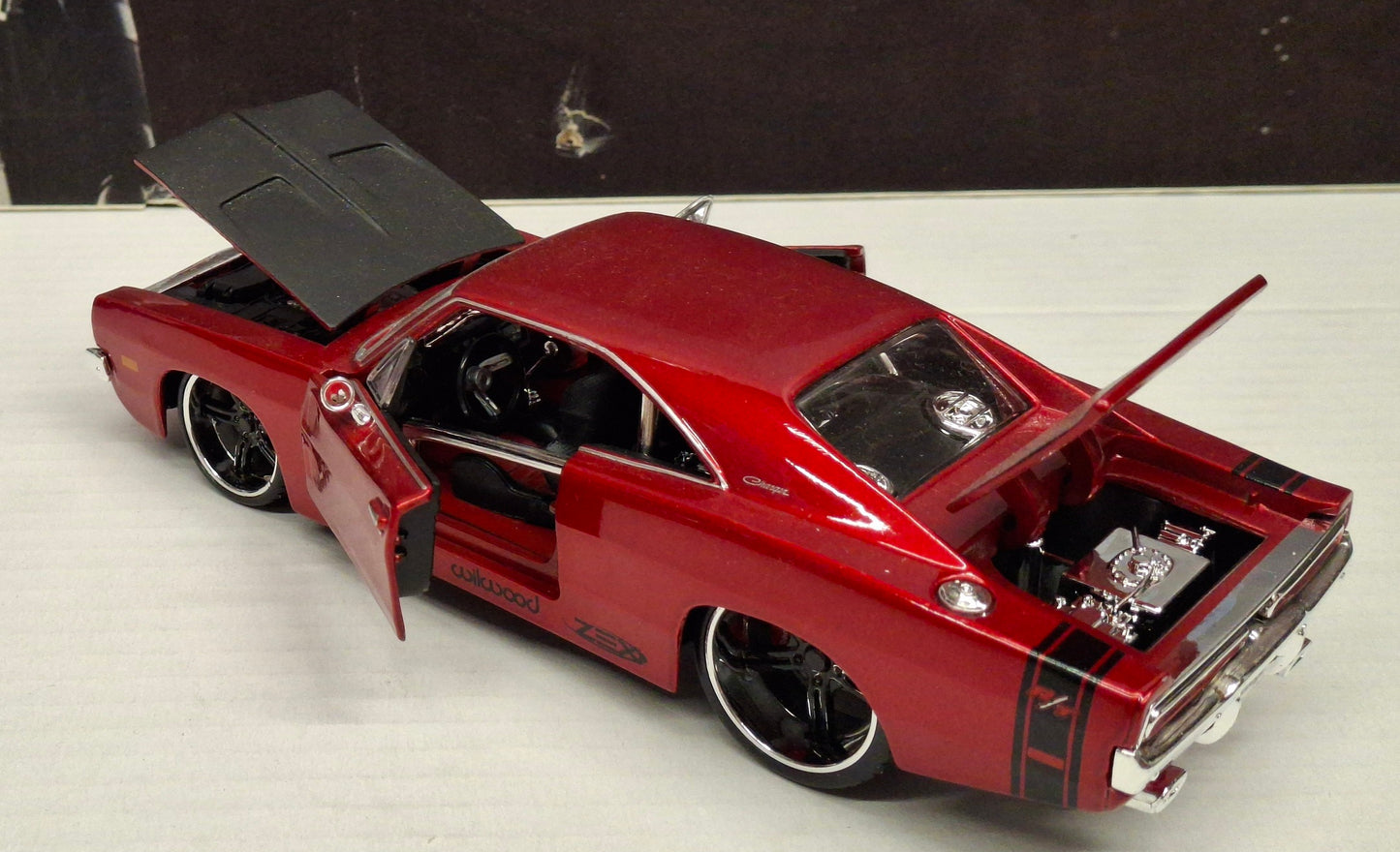 Maisto Design 1/24 Dodge Charger R/T 1969 Candy Red USED
