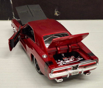 Maisto Design 1/24 Dodge Charger R/T 1969 Candy Red USED