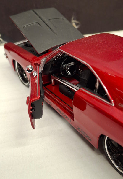 Maisto Design 1/24 Dodge Charger R/T 1969 Candy Red USED