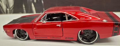 Maisto Design 1/24 Dodge Charger R/T 1969 Candy Red USED
