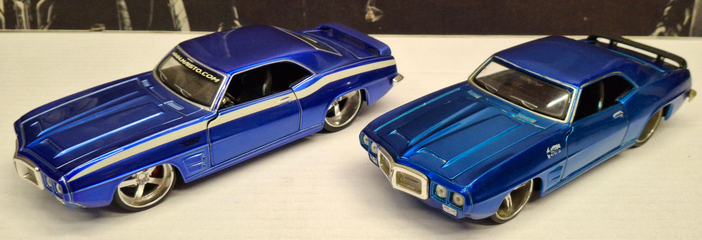 Maisto Design 1/24 Pontiac Firebird 1969 Set 2pcs USED