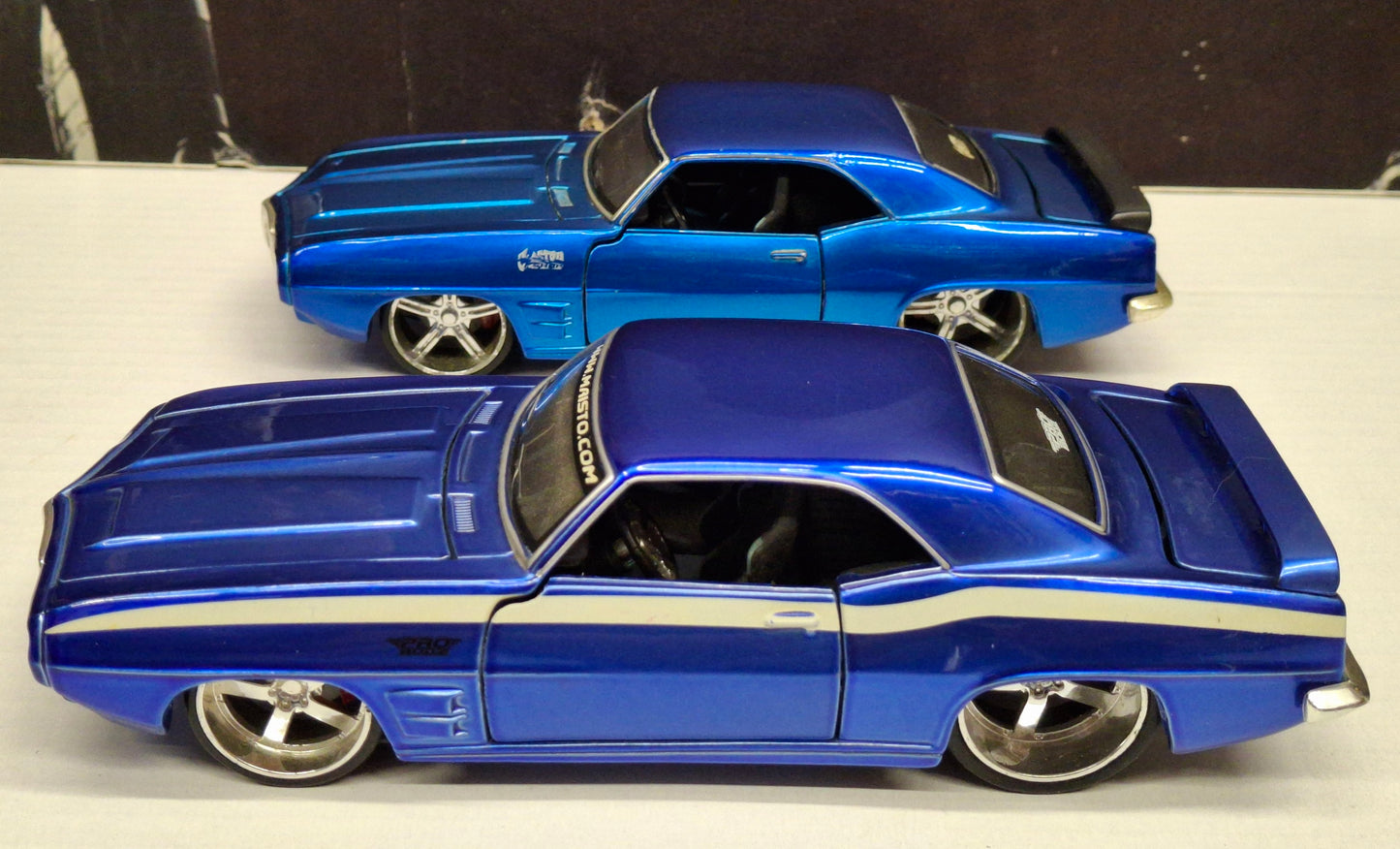 Maisto Design 1/24 Pontiac Firebird 1969 Set 2pcs USED