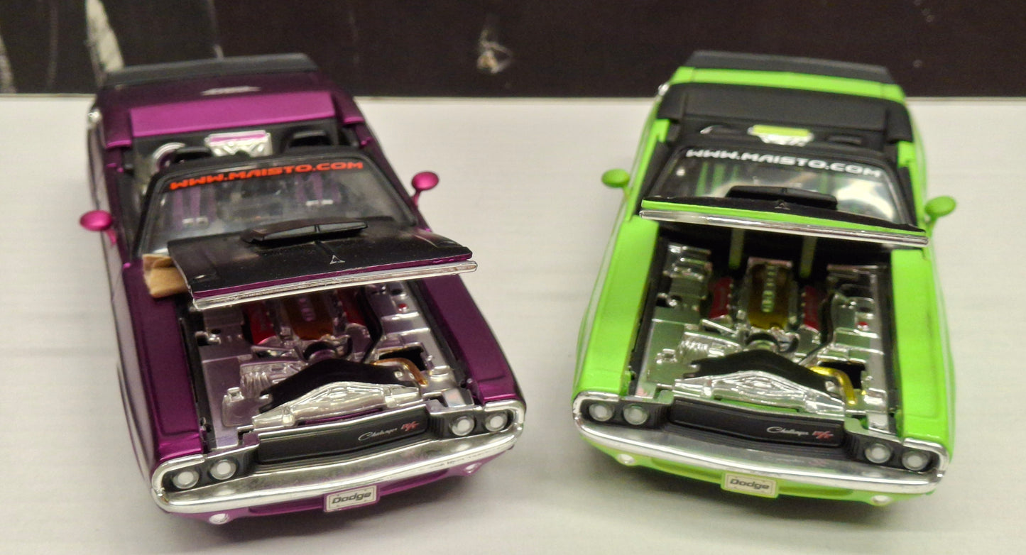 Maisto Design 1/24 Dodge Chellenger Cabrio Set 2pcs