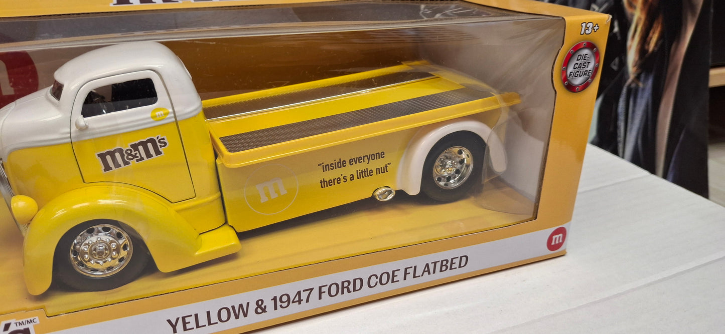 Jada Toys 1/24 M&M's Yellow Ford COE Flatbed