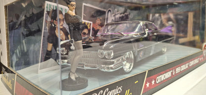 Jada Toys 1/24 Cadillac Coupe Deville 1959 Cat Women DC