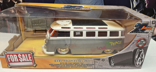 Jada Toys 1/24 Volkswagen Bus 1962 25th Anniversary