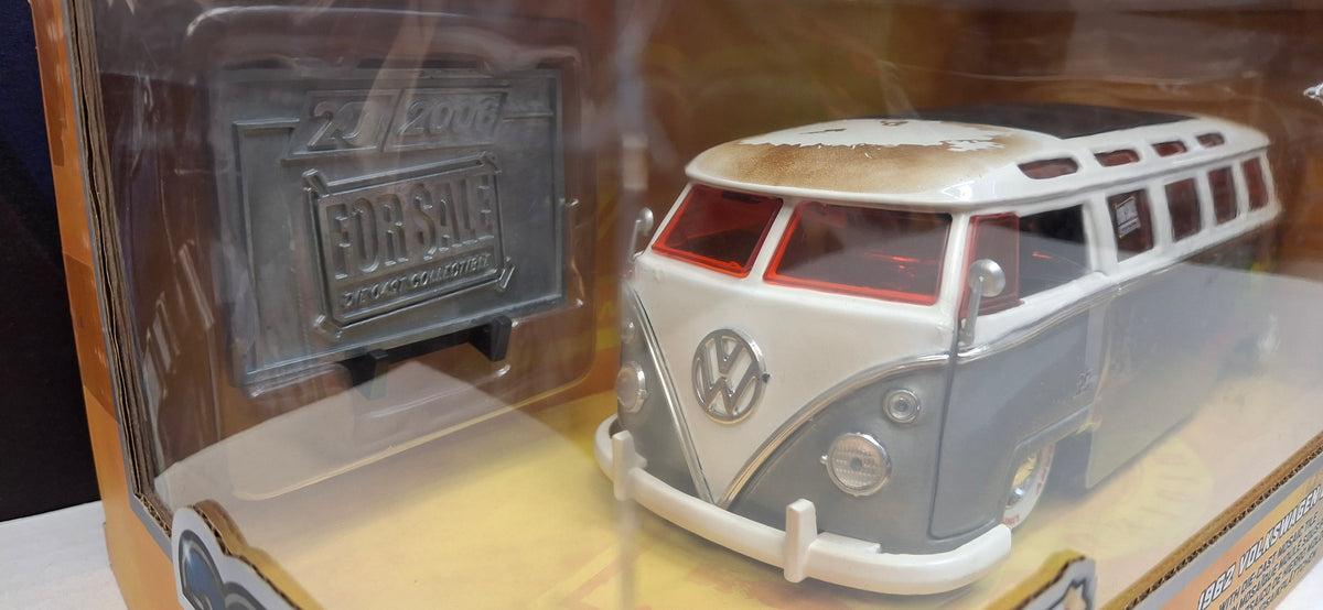 Jada Toys 1/24 Volkswagen Bus 1962 25th Anniversary