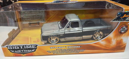 Jada Toys 1/24 Chevy Cheyenne 1972 25th Anniversary