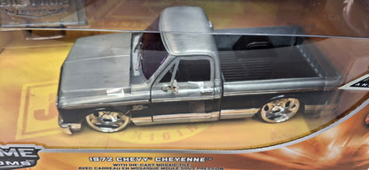 Jada Toys 1/24 Chevy Cheyenne 1972 25th Anniversary