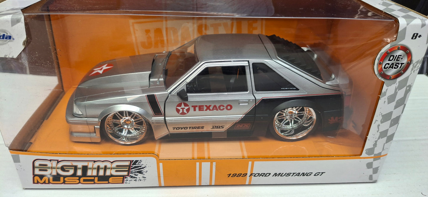 Jada Toys 1/24 Ford Mustang GT 1989 Texaco Silver Big Time Muscle
