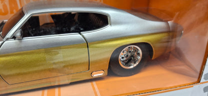 Jada Toys 1/24 Chevy Chevelle SS 1971 Silver Gold Big Time Muscle
