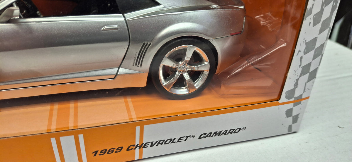 Jada Toys 1/24 Chevy Camaro 2005 Silver Big Time Muscle
