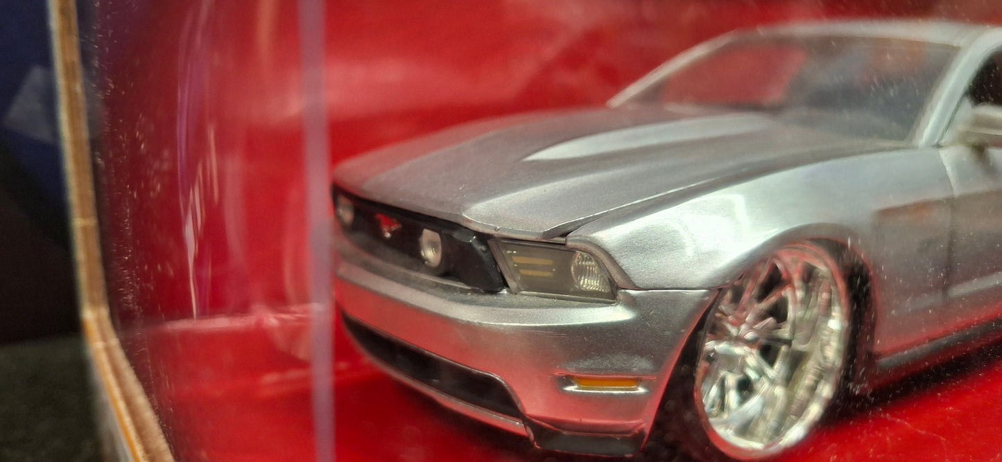 Jada Toys 1/24 Ford Mustang GT 2010 Silver Big Time Muscle