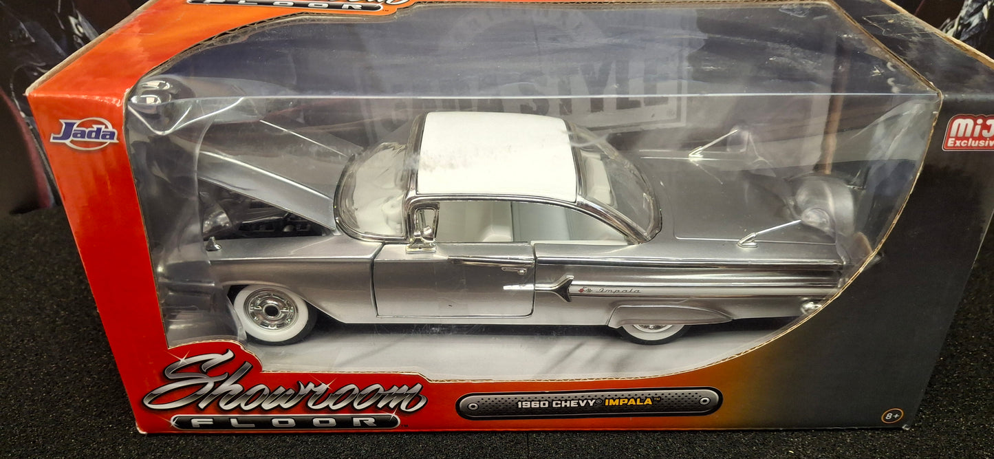 Jada Toys 1/24 Chevy Impala 1960 Silver Show room Low Rider Big Time Muscle