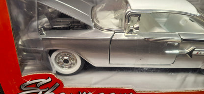 Jada Toys 1/24 Chevy Impala 1960 Silver Show room Low Rider Big Time Muscle