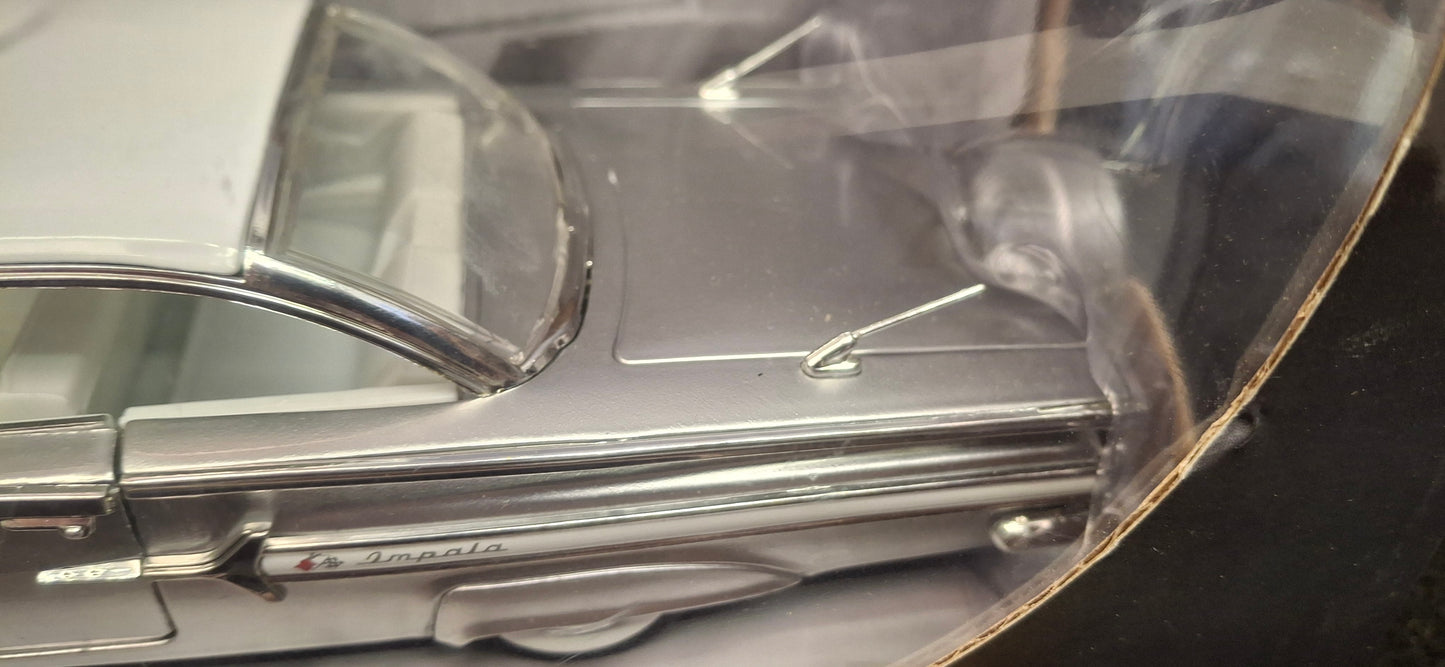 Jada Toys 1/24 Chevy Impala 1960 Silver Show room Low Rider Big Time Muscle