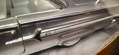 Jada Toys 1/24 Chevy Impala 1960 Silver Show room Low Rider Big Time Muscle