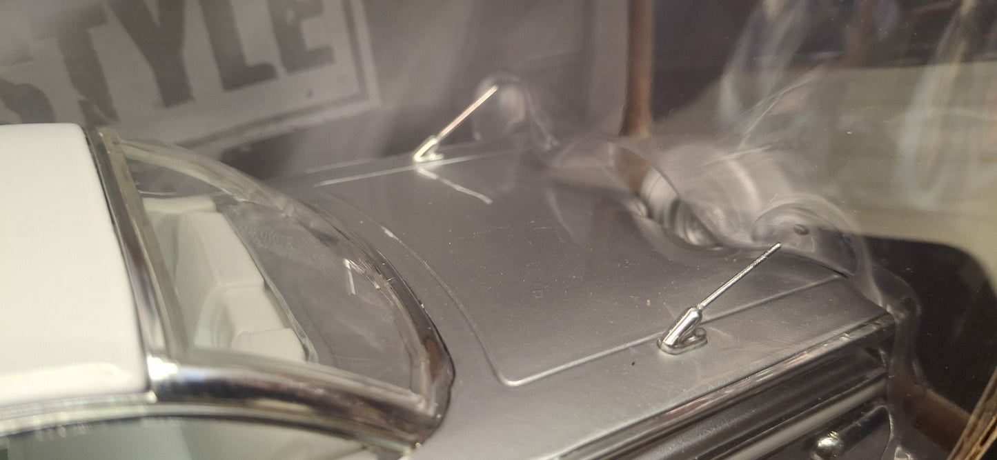 Jada Toys 1/24 Chevy Impala 1960 Silver Show room Low Rider Big Time Muscle