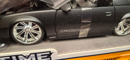 Jada Toys 1/24 Chevy Camaro Z28 1985 IROC-Z Black Matt Big Time Muscle