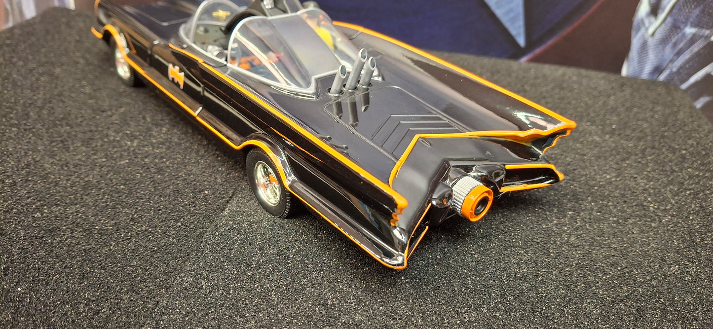 Jada Toys 1/24 Batman Mobile + figurki DC Comics USED