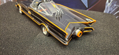 Jada Toys 1/24 Batman Mobile + figurki DC Comics USED