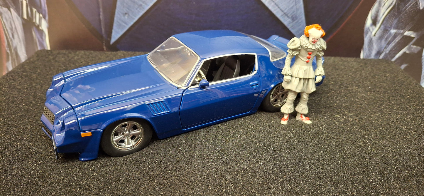 Jada Toys 1/24 Chevy Camaro Z28 Blue Poltergaist + figurka Clown USED