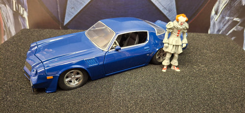 Jada Toys 1/24 Chevy Camaro Z28 Blue Poltergaist + figurka Clown USED