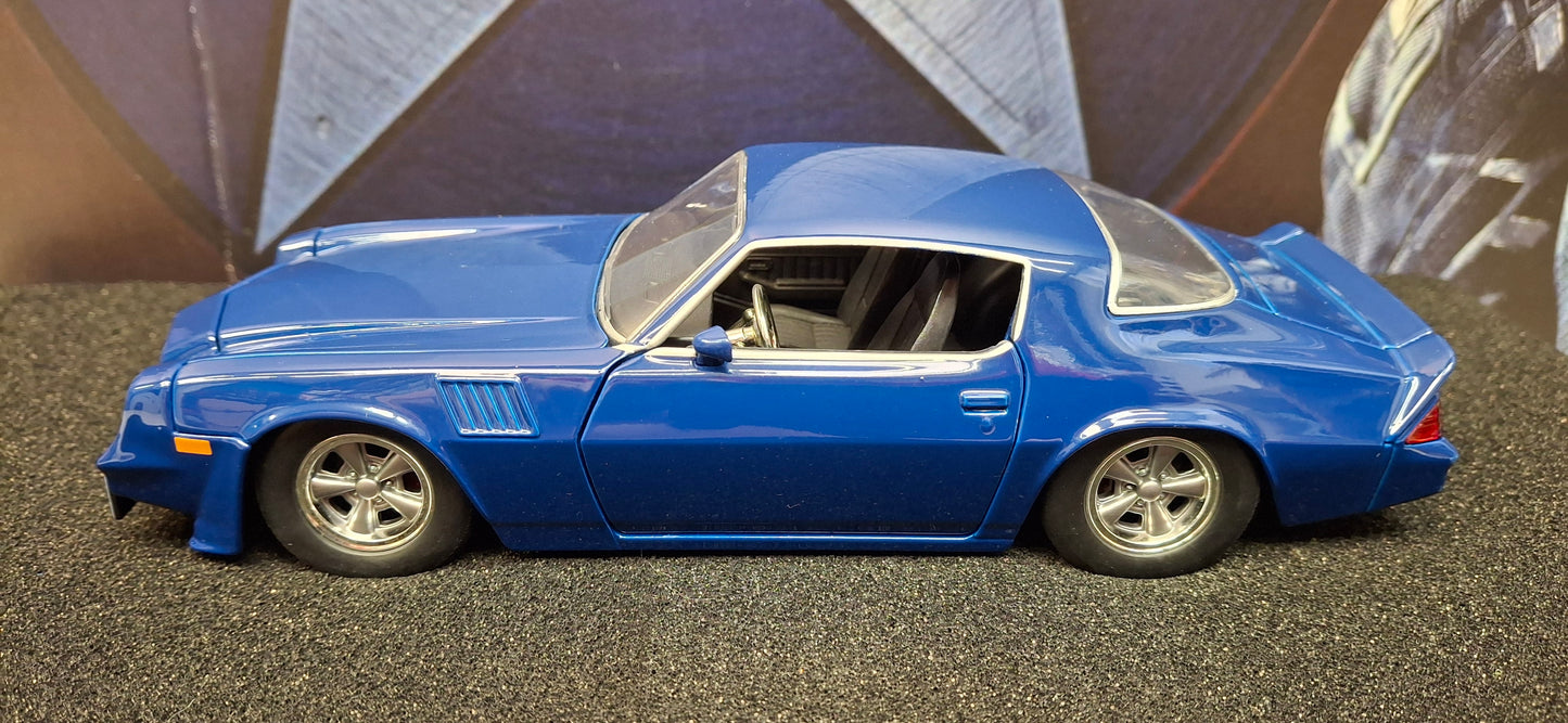 Jada Toys 1/24 Chevy Camaro Z28 Blue Poltergaist + figurka Clown USED