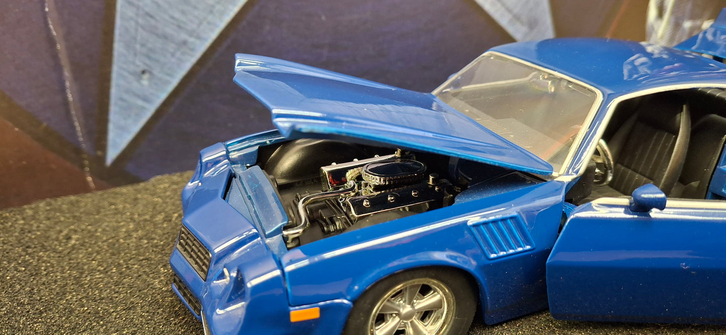 Jada Toys 1/24 Chevy Camaro Z28 Blue Poltergaist + figurka Clown USED