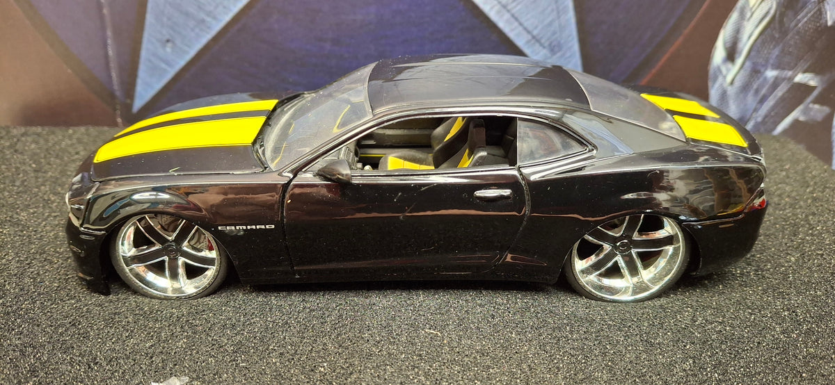 Jada Toys 1/24 Chevy Camaro SS 2010 Black Yellow Big Time Muscle USED