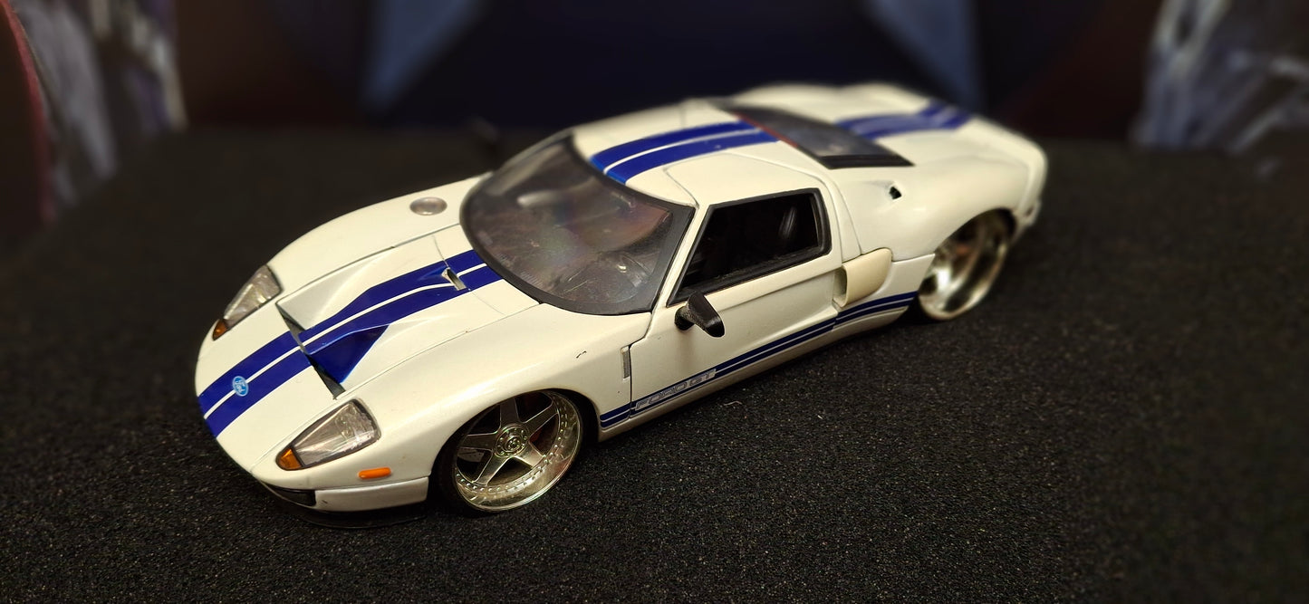 Jada Toys 1/24 Ford GT 2005 White Blue Big Time Muscle USED