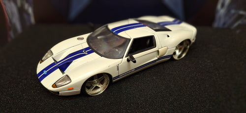 Jada Toys 1/24 Ford GT 2005 White Blue Big Time Muscle USED