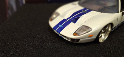 Jada Toys 1/24 Ford GT 2005 White Blue Big Time Muscle USED