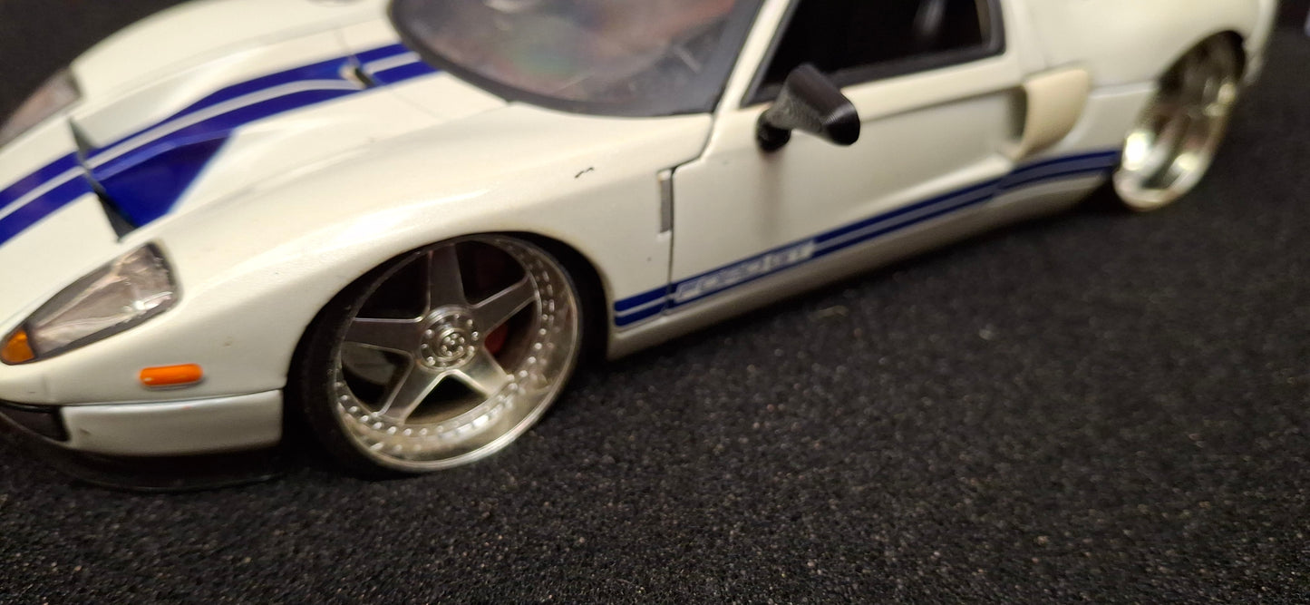Jada Toys 1/24 Ford GT 2005 White Blue Big Time Muscle USED