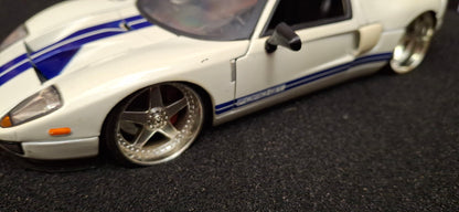Jada Toys 1/24 Ford GT 2005 White Blue Big Time Muscle USED