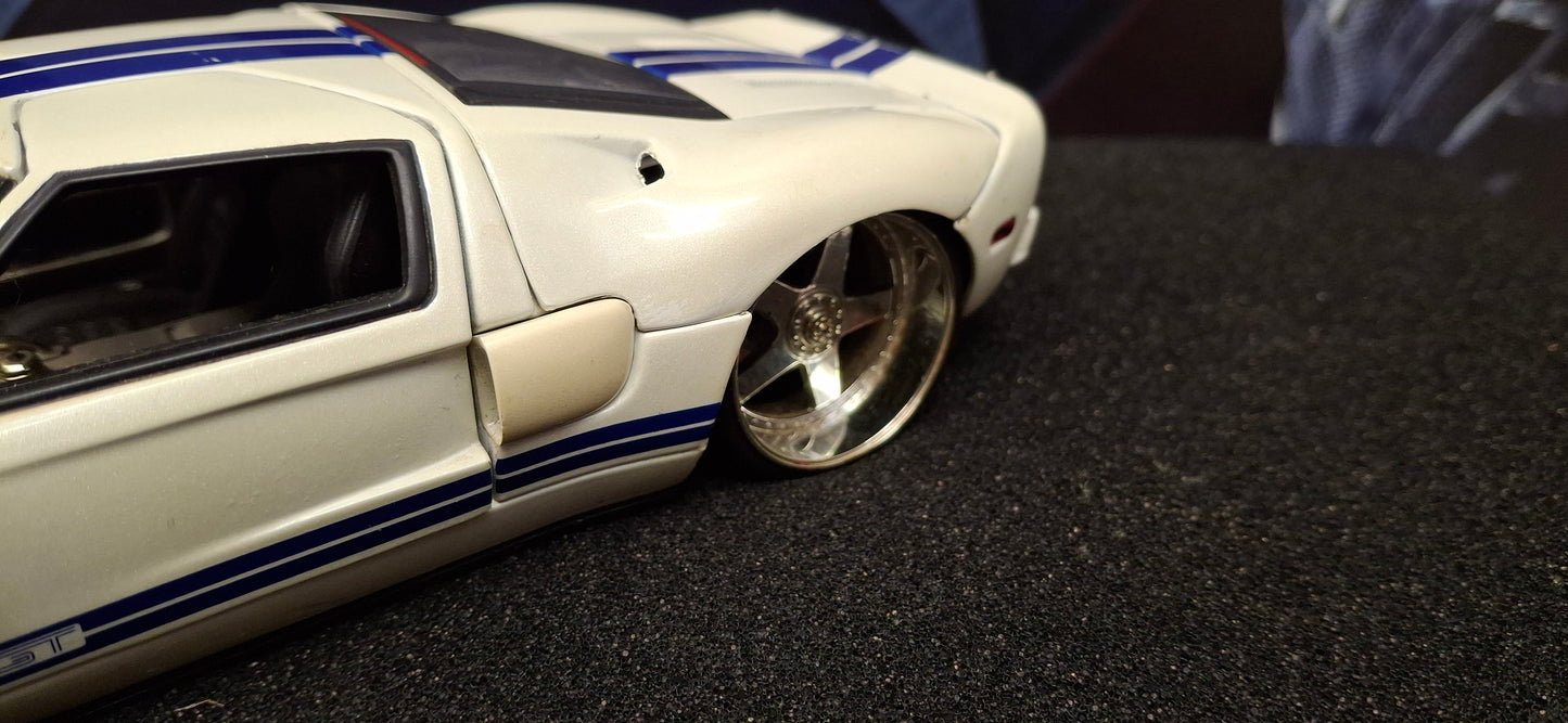 Jada Toys 1/24 Ford GT 2005 White Blue Big Time Muscle USED
