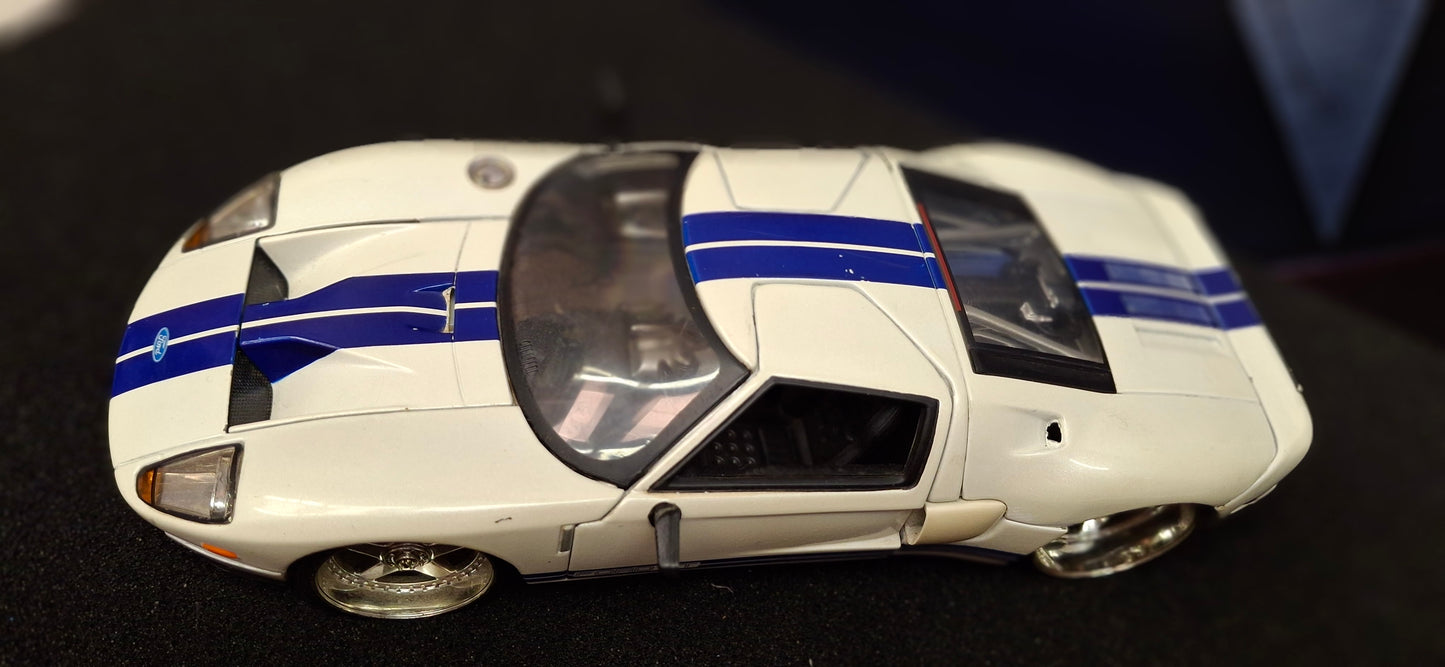 Jada Toys 1/24 Ford GT 2005 White Blue Big Time Muscle USED
