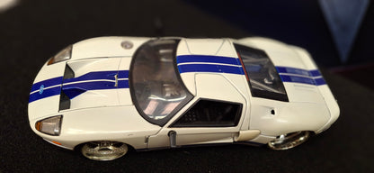 Jada Toys 1/24 Ford GT 2005 White Blue Big Time Muscle USED