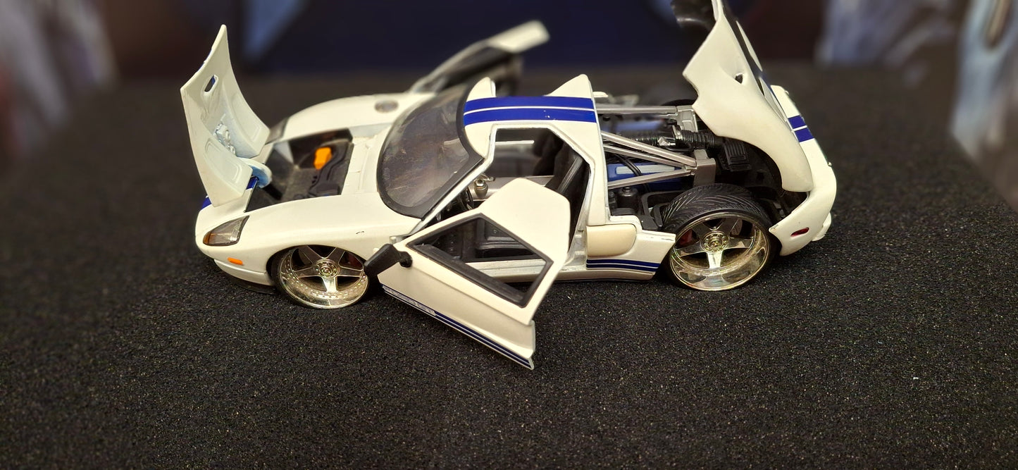 Jada Toys 1/24 Ford GT 2005 White Blue Big Time Muscle USED