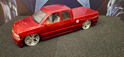 Jada Toys 1/24 Chevy Silverado 2002 Candy Red Big Time Muscle USED